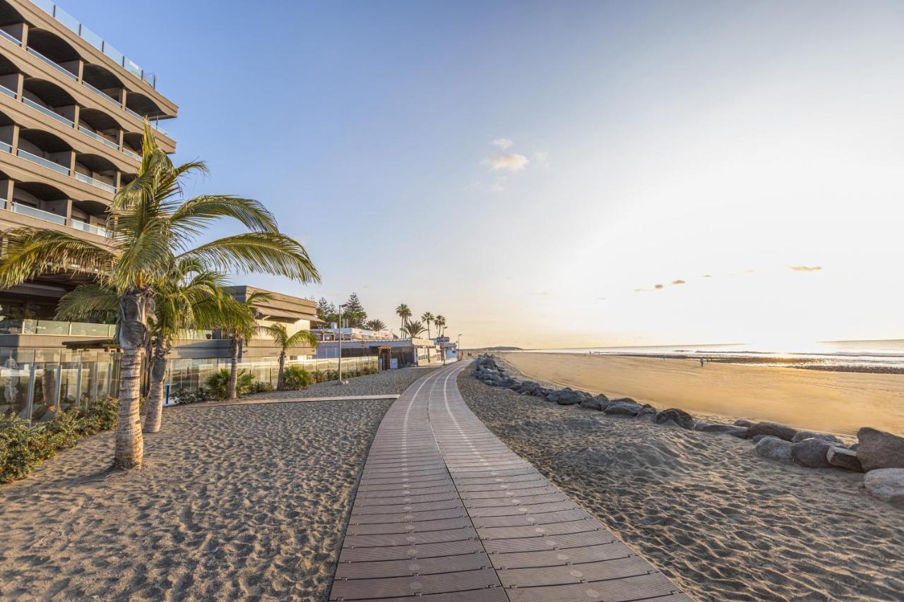 Hotel Faro, A Lopesan Collection Hotel - Adults Only Maspalomas  Exterior foto The boardwalk at the beach