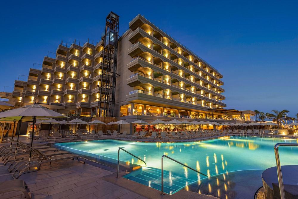 Hotel Faro, A Lopesan Collection Hotel - Adults Only Maspalomas  Exterior foto The hotel at night